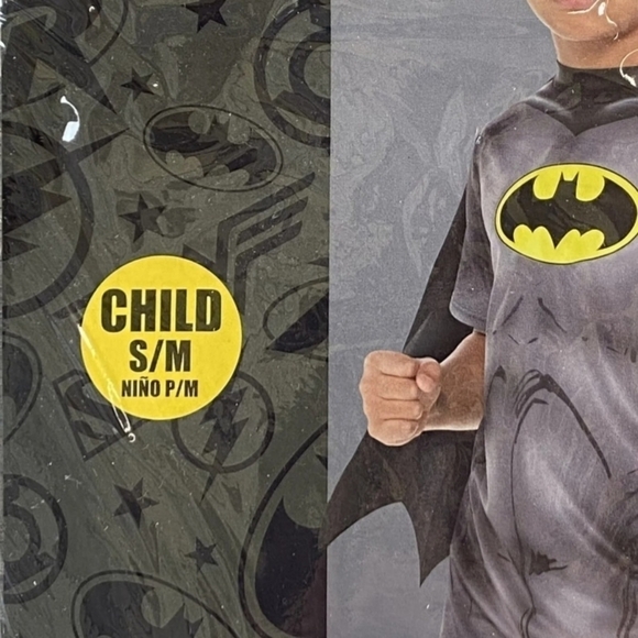 NWT DC Comics Batman Shirt w/ Cape Halloween Costume Cosplay Child S/M Hero New - Picture 4 of 8